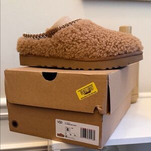 NIB UGG Tasman Maxi Curly Shoes Size 8 Chestnut